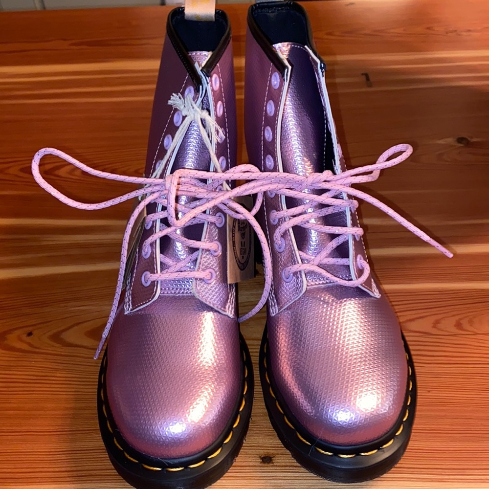 DR. MARTENS BOOTS